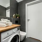 Apartament Mieszczańska Modern With Balcony&free Parking By Renters