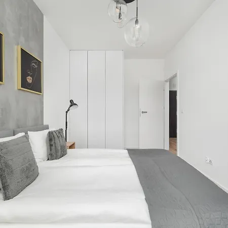 Apartment Mieszczanska Modern With Balcony & Free Parking By Renters