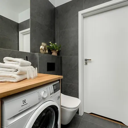 Apartment Mieszczanska Modern With Balcony & Free Parking By Renters