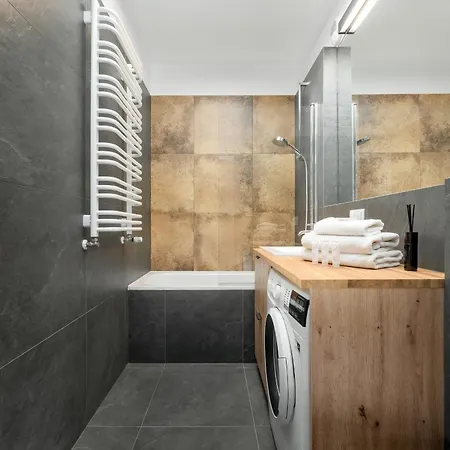 Mieszczanska Modern With Balcony & Free Parking By Renters