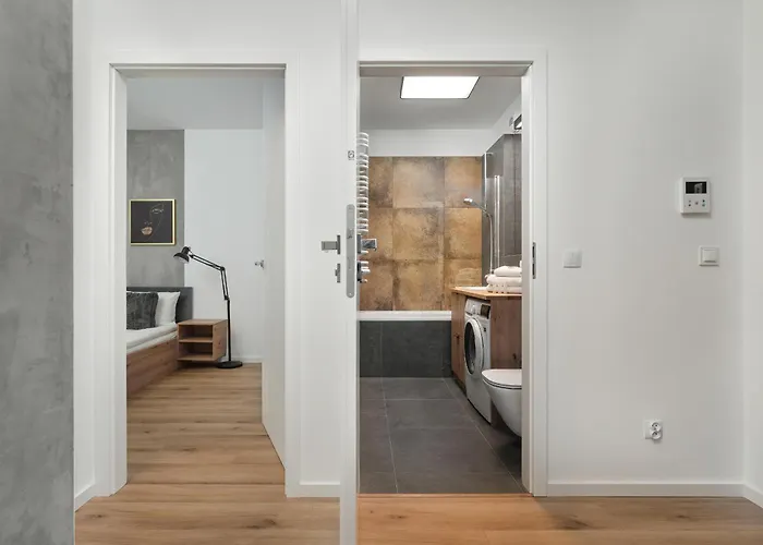 Апартаменты Mieszczanska Modern With Balcony & Free Parking By Renters Вроцлав