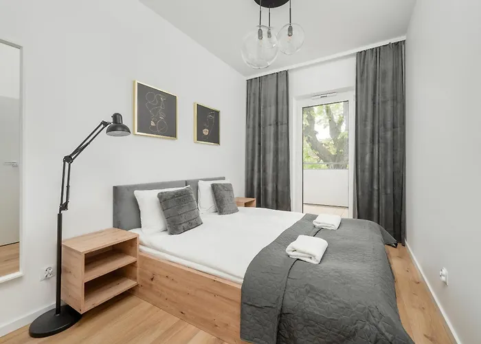 Mieszczanska Modern With Balcony & Free Parking By Renters